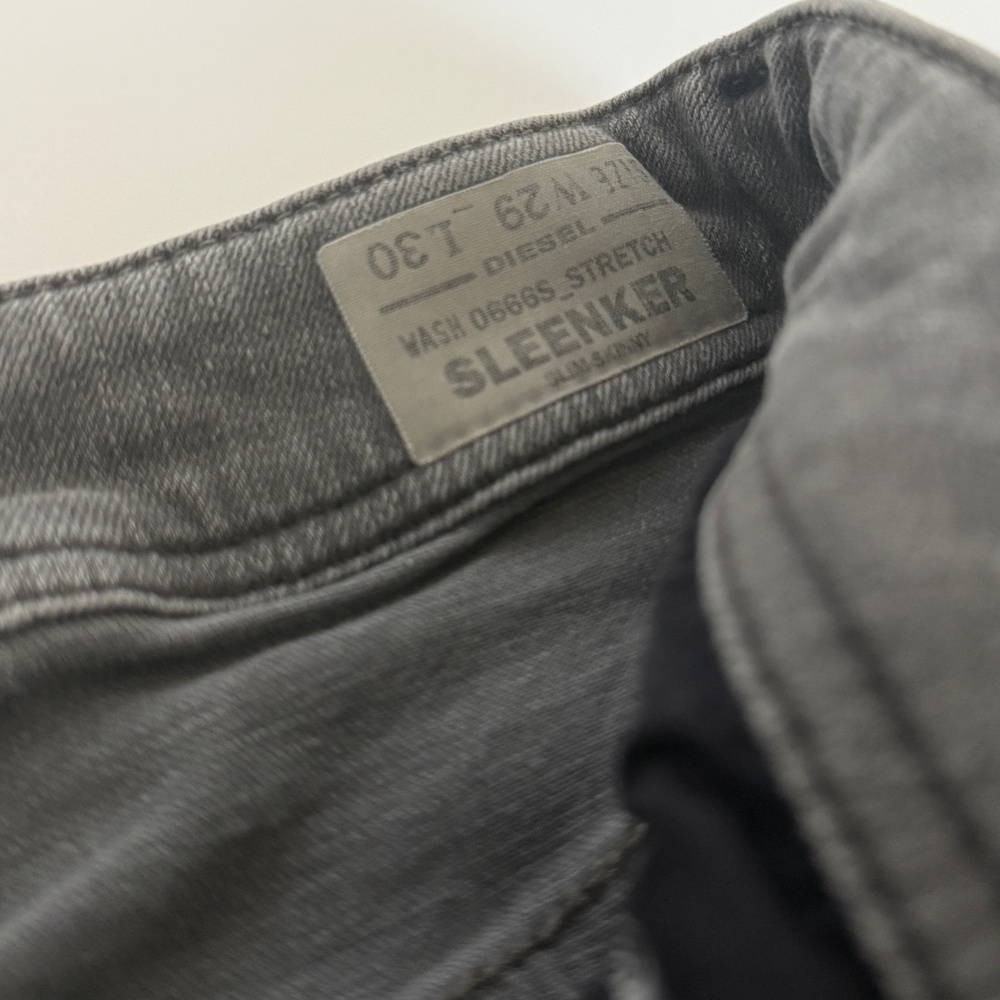 Diesel 1979 SLEENKER Skinny Jeans - 29W 30L